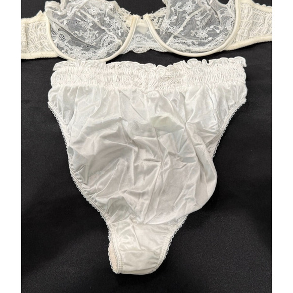 Vintage 90s Victoria's Secret Second Skin High Cut Brief Panties L Bra 36C White - Picture 14 of 15